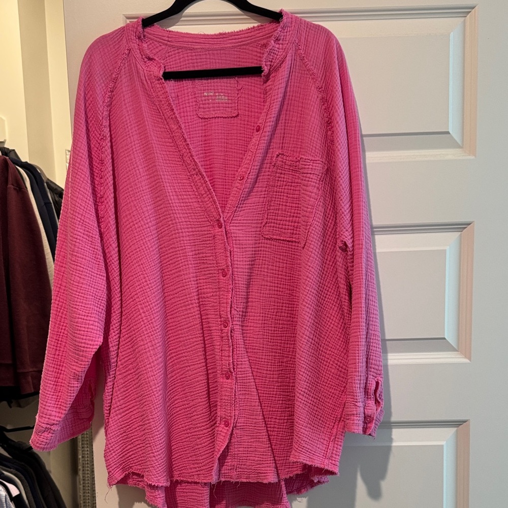 Pink aerie pool to party shirt